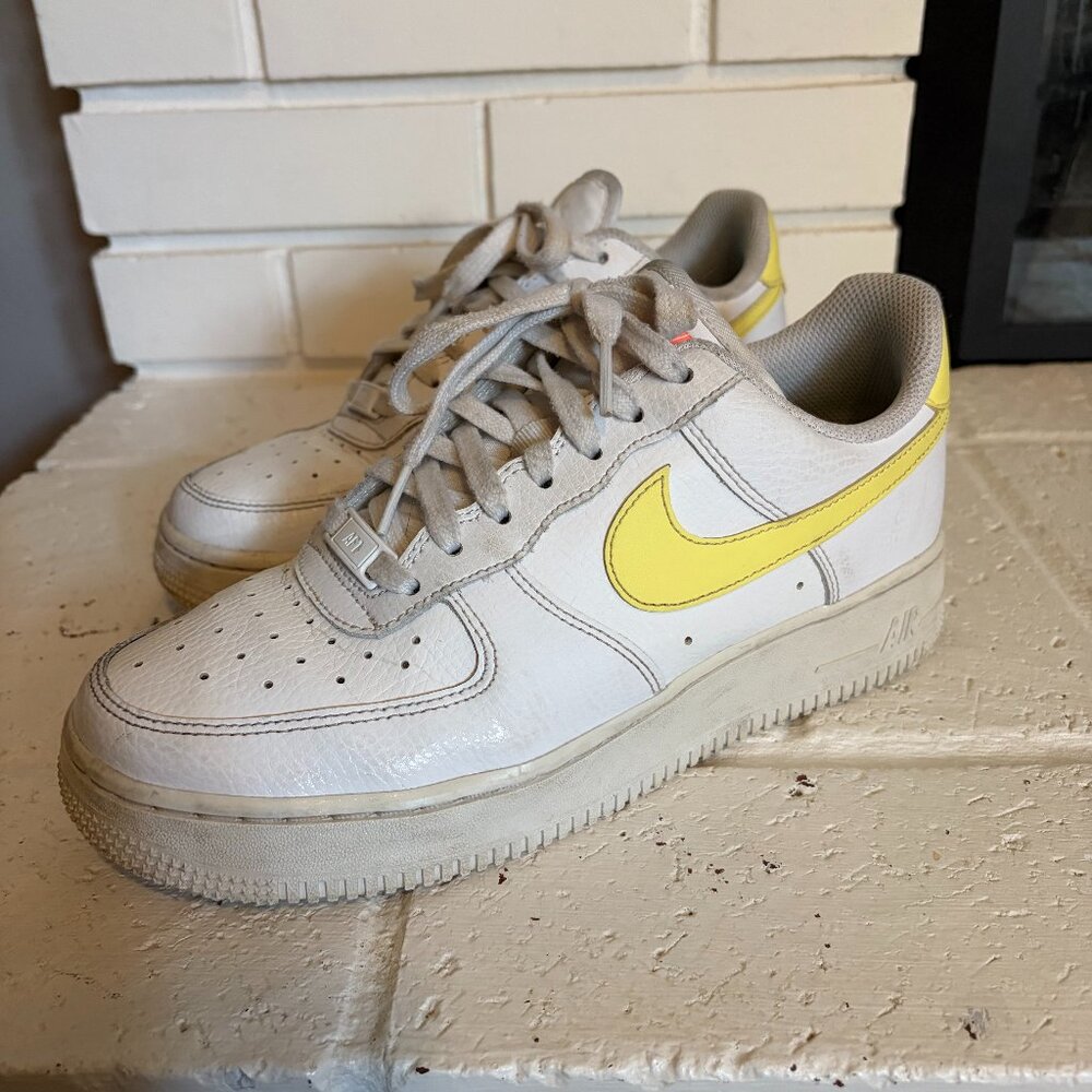 Nike Air Force 1 - White Light Citron size 7.5